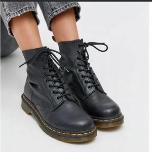 Dr. Marten’s 1460 Pascal Boots- Worn once